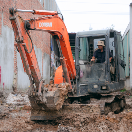 Hoạt động thi công