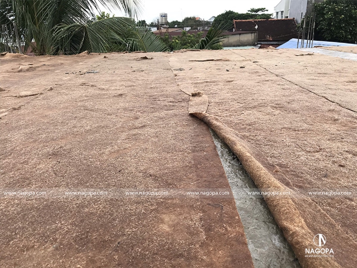 bão dưỡng bê tông sàn lầu 1 biệt thự tân phước khánh 1