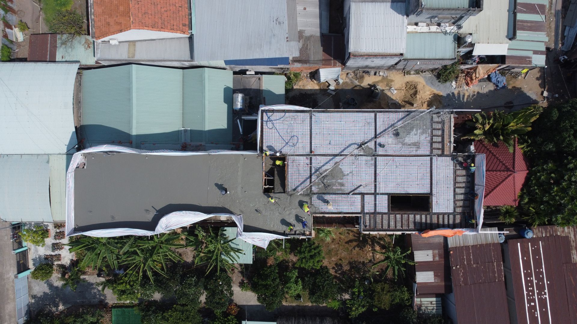 đổ bê tông dầm sàn nhà 3 tầng nhà chị sương tại thủ dầu một 5