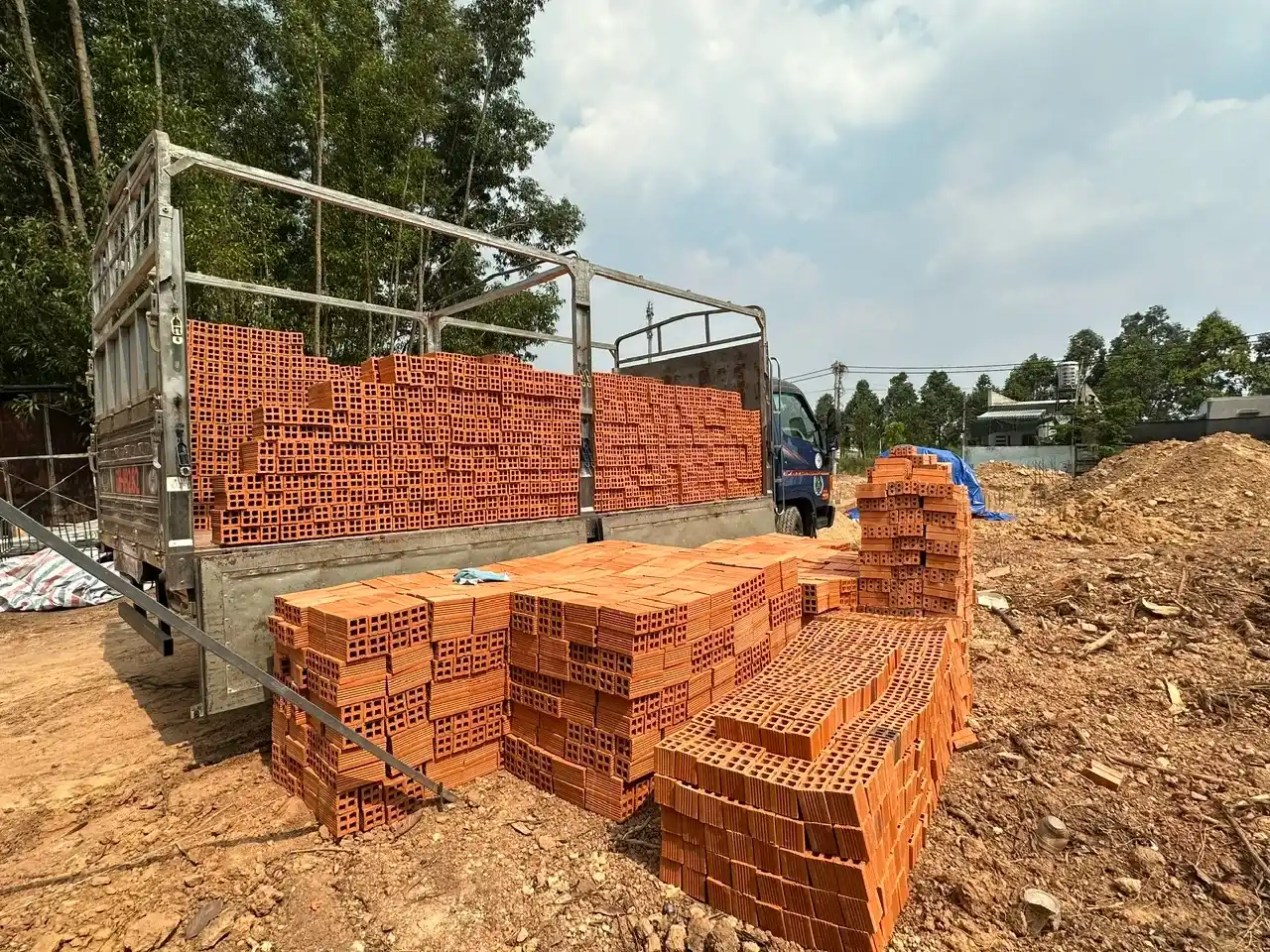 giao gạch tuynel tại công trình nagopa thi công