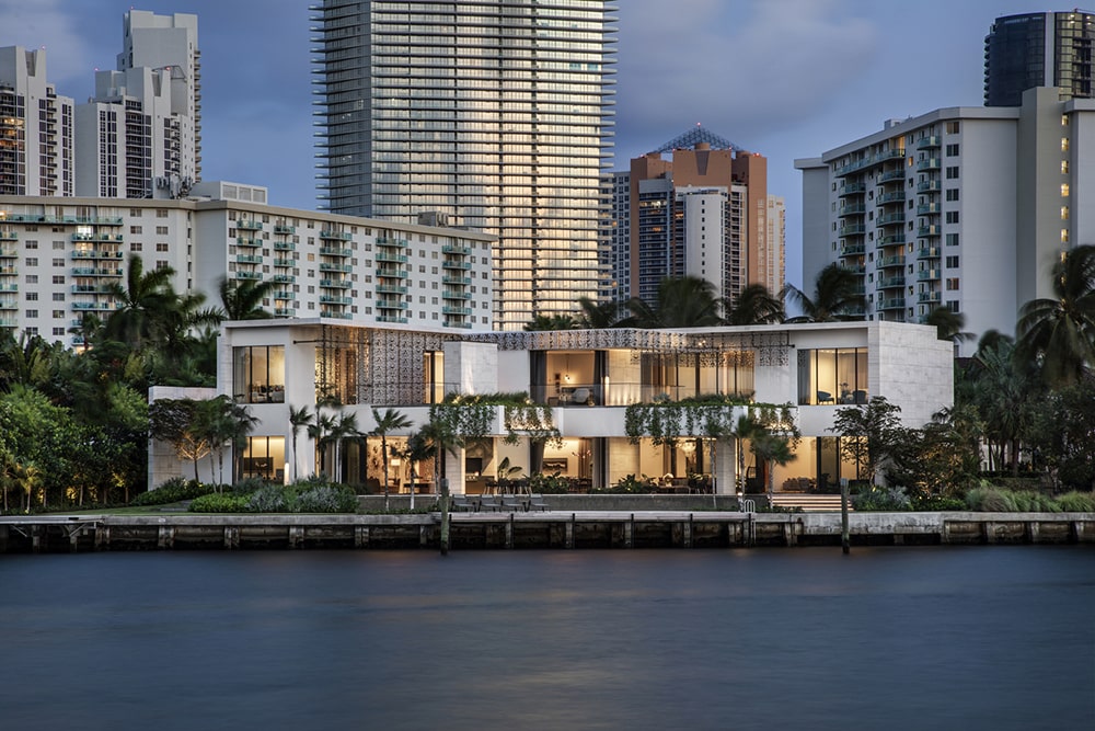 ngôi biệt thự mặt tiền ven sông độc quyền ở thành phố golden beach 01