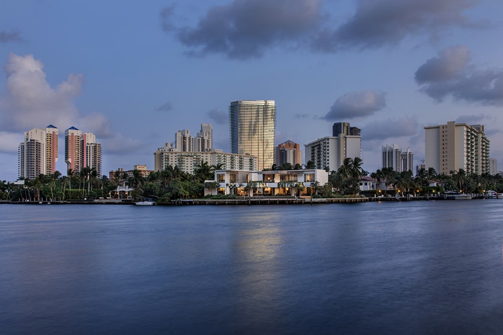 ngôi biệt thự mặt tiền ven sông độc quyền ở thành phố golden beach