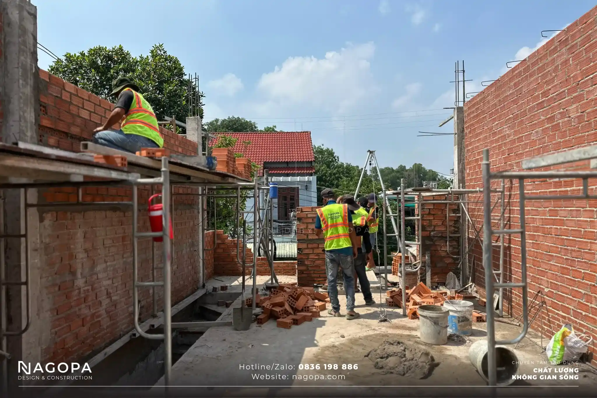 công tác xây tường lầu 1 nhà chị hằng phú lợi thủ dầu một