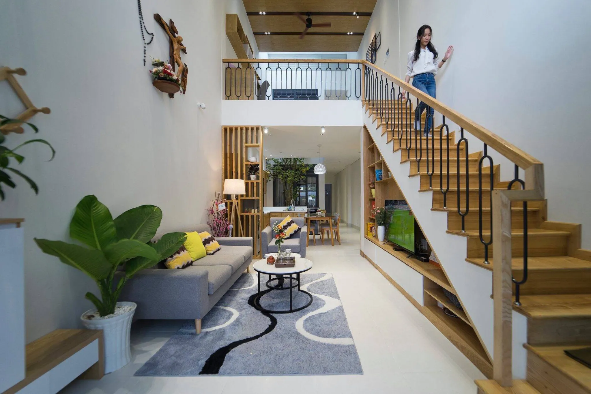 mẫu cầu thang dọc nhà đẹp 1