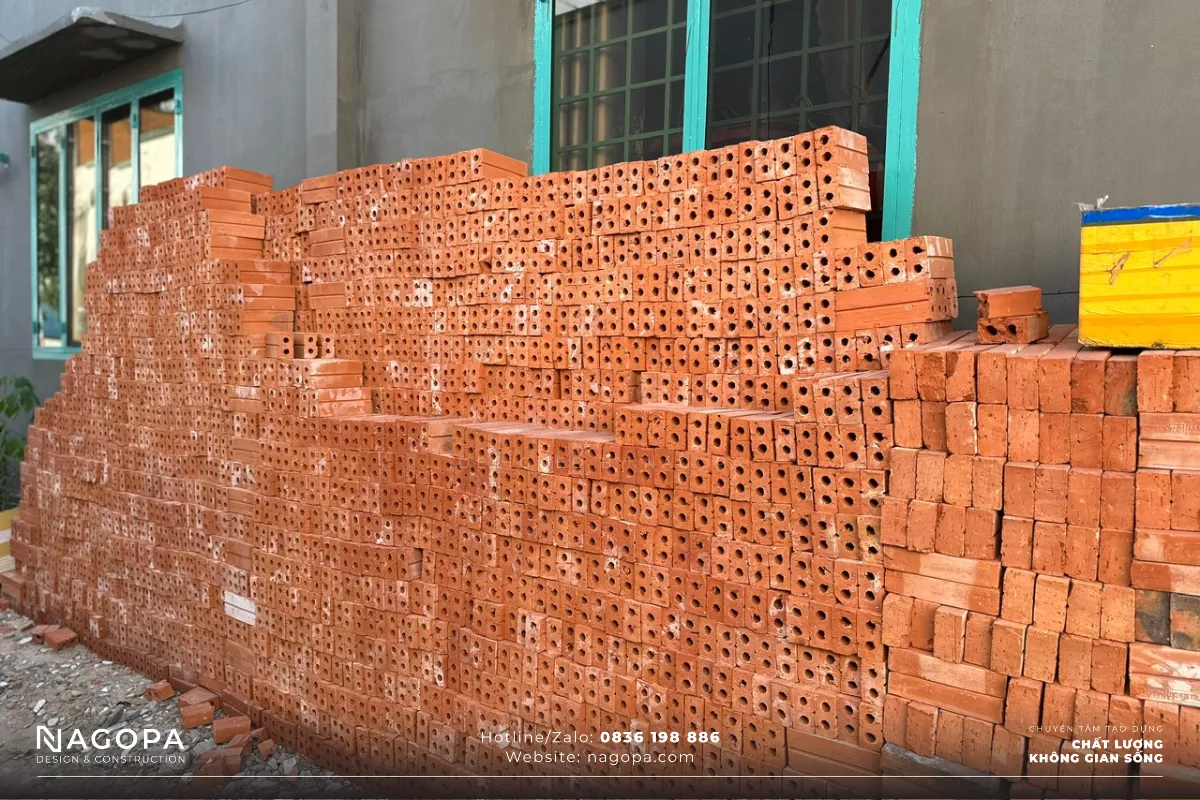 tập kết gạch xây tại nghĩa house thủ dầu một