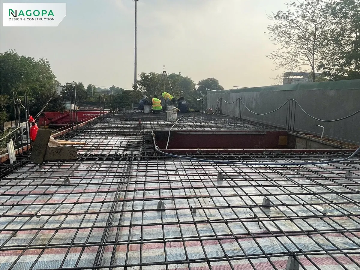 đổ bê tông dầm sàn lầu 1 nhà phố hs house tại tân uyên 1