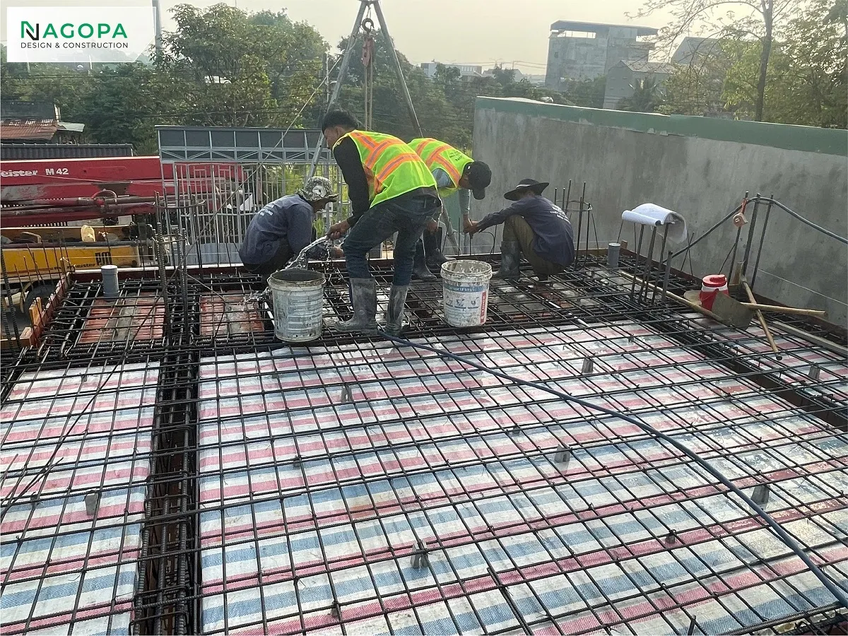 đổ bê tông dầm sàn lầu 1 nhà phố hs house tại tân uyên 2