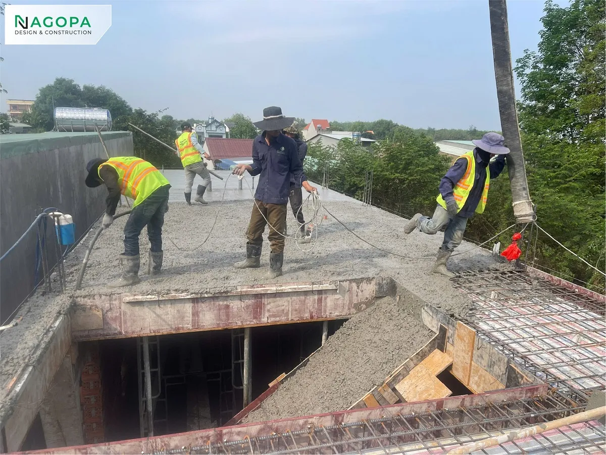 đổ bê tông dầm sàn lầu 1 nhà phố hs house tại tân uyên 3