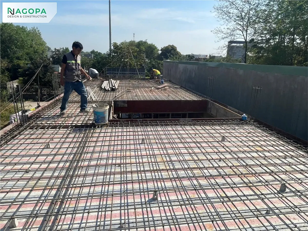 đổ bê tông dầm sàn lầu 1 nhà phố hs house tại tân uyên 8