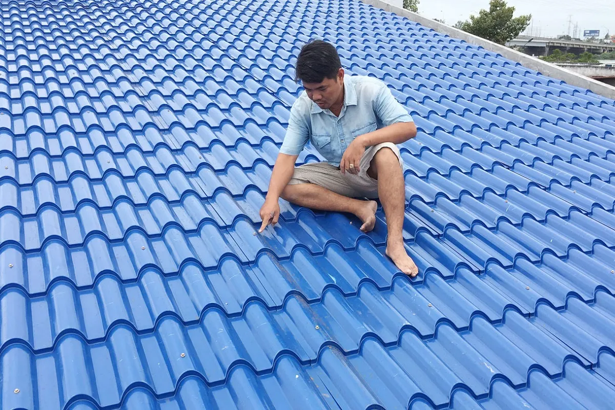 lợp tôn giả ngói
