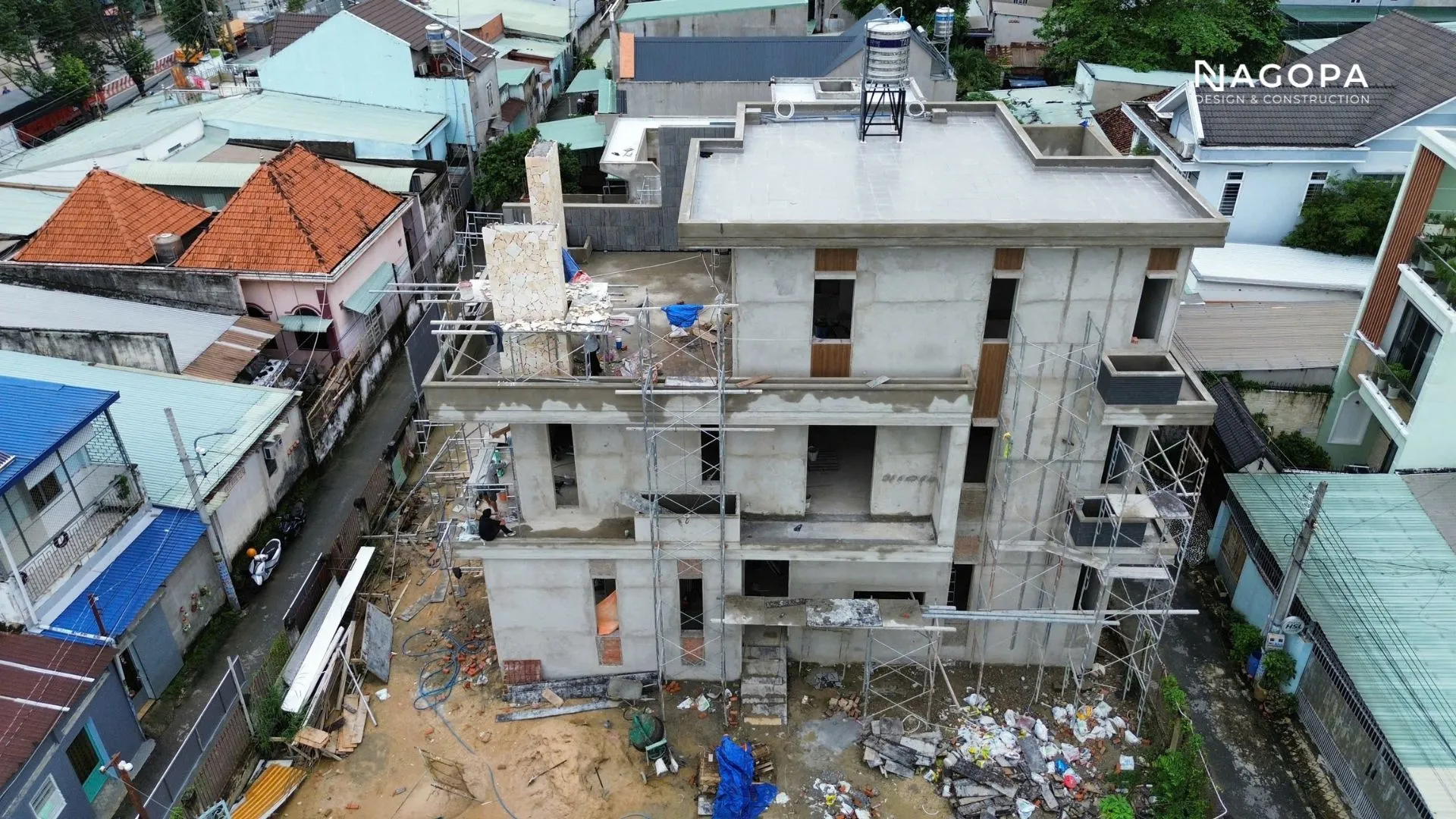 xây nhà mùa mưa có tốt không