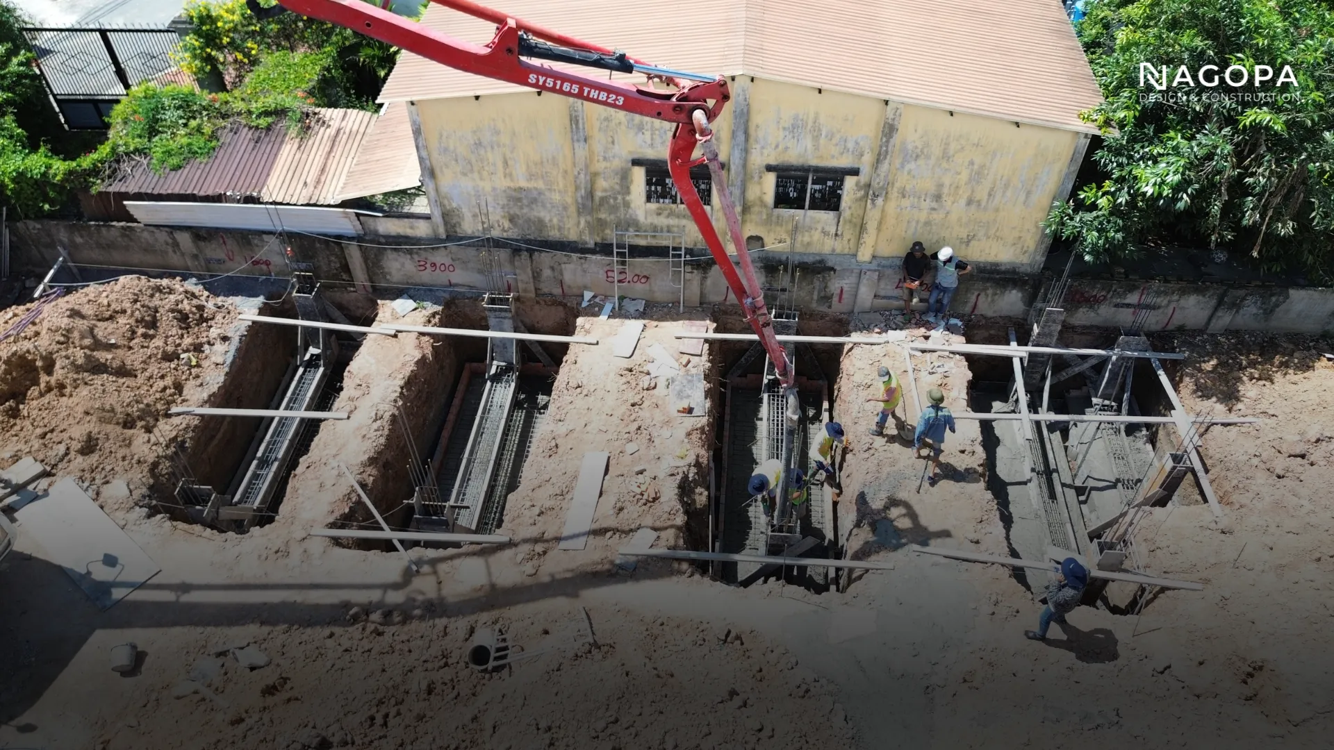 đổ bê tông móng băng