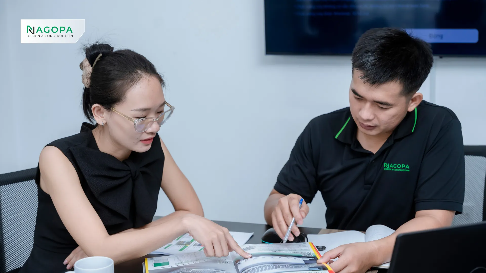 Kiến trúc sư NAGOPA tư vấn thiết kế cho khách hàng