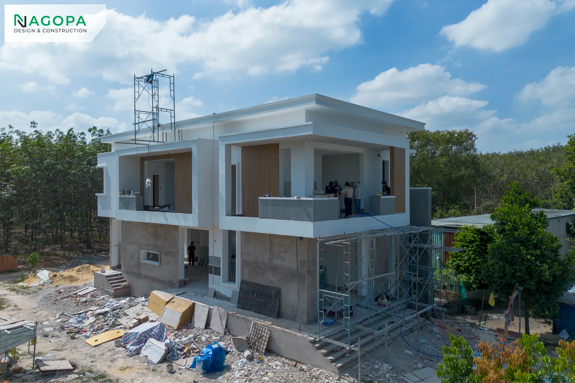 Thi công ốp gạch trang trí mặt tiền biệt thự NT's House tại Bắc Tân Uyên