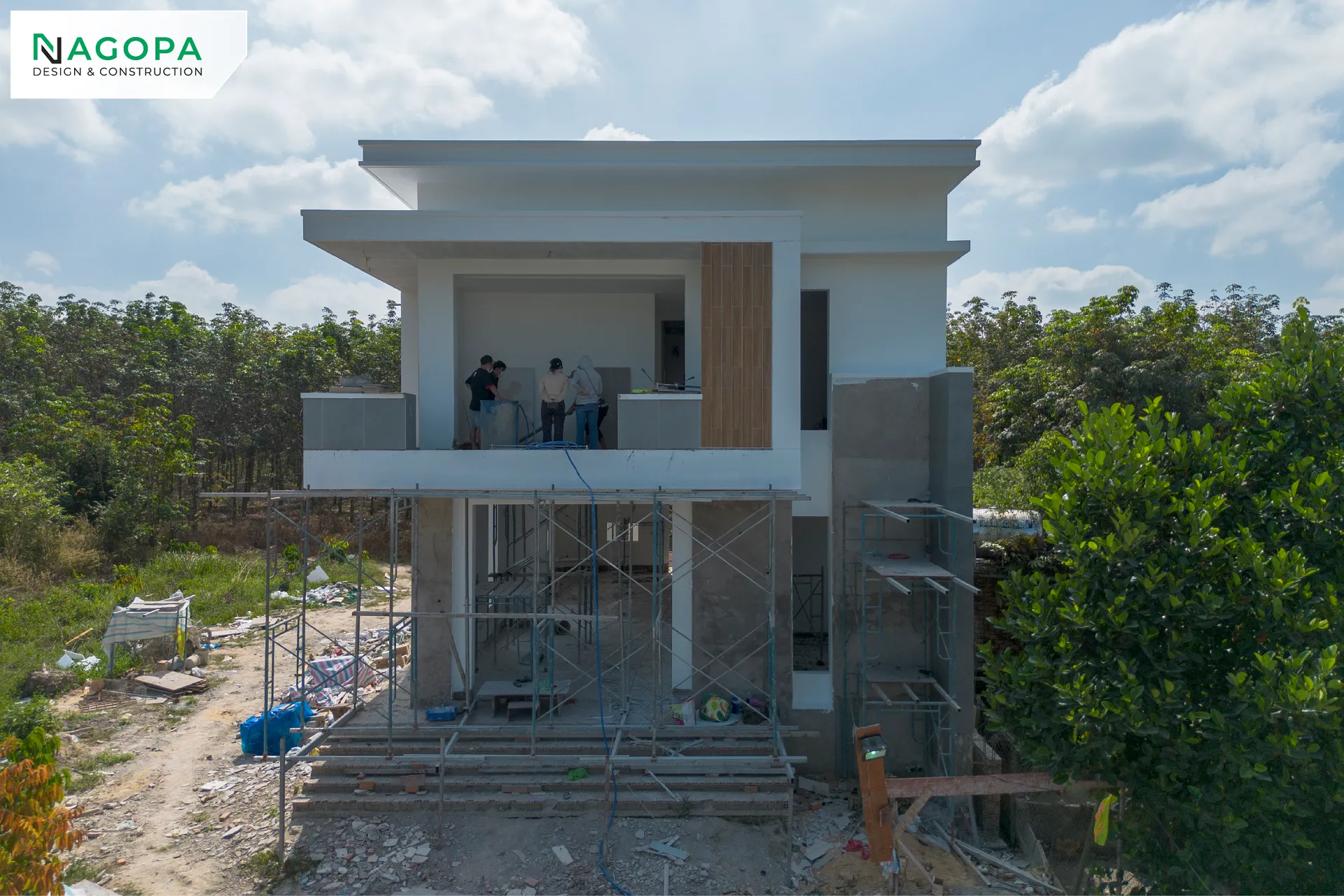 Thi công ốp gạch trang trí mặt tiền biệt thự NT's House tại Bắc Tân Uyên