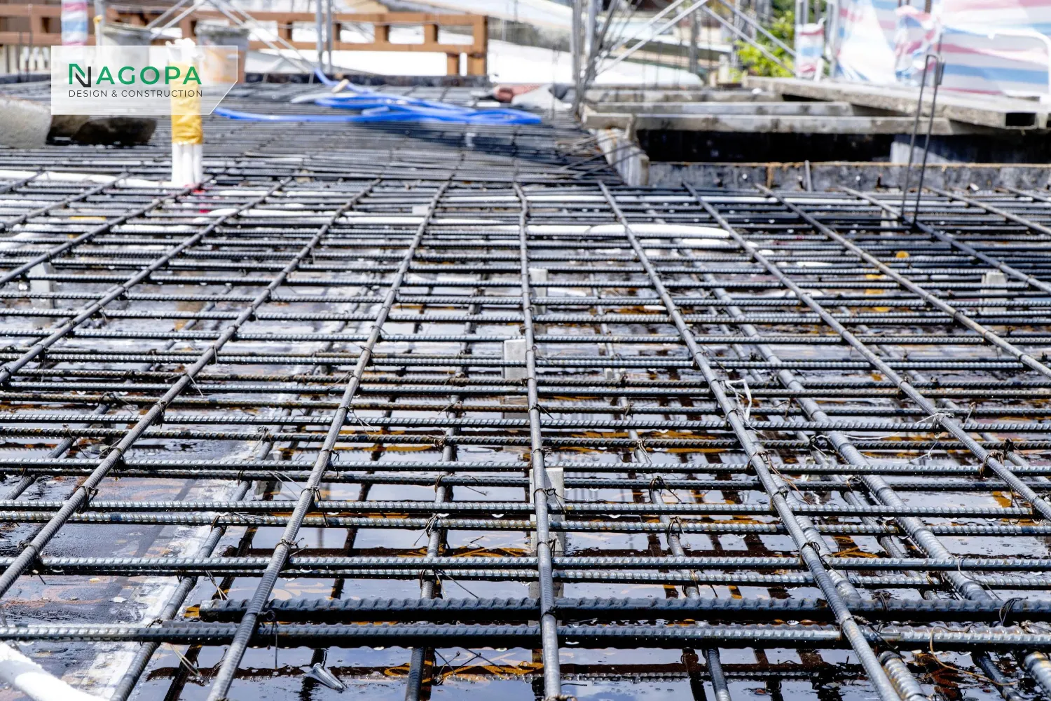 Toàn bộ thép sàn chịu lực được sử dụng bằng thép D10