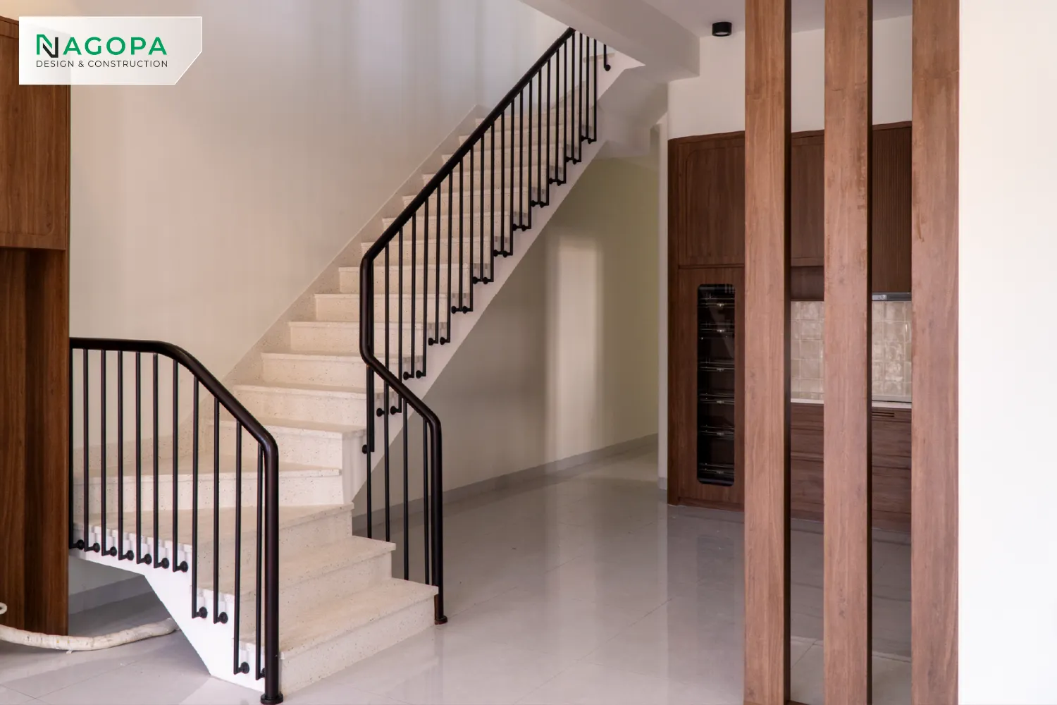 lắp đặt lan can cầu thang tại công trình hns house phú lợi