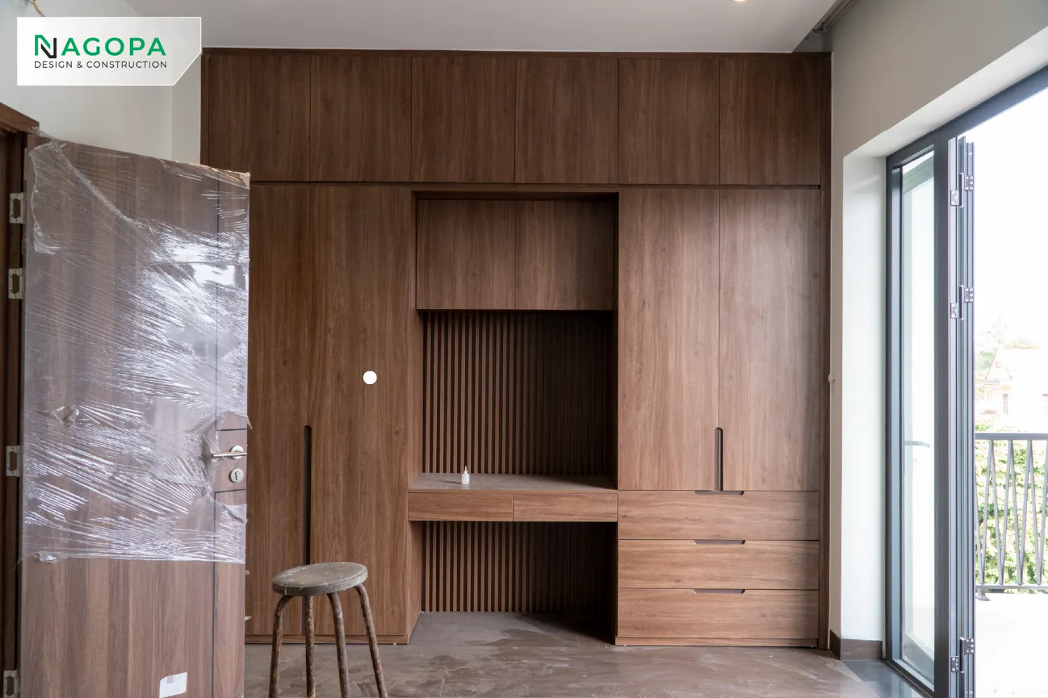 thi công nội thất tủ quần áo phòng ngủ tại công trình HNs House phú lợi