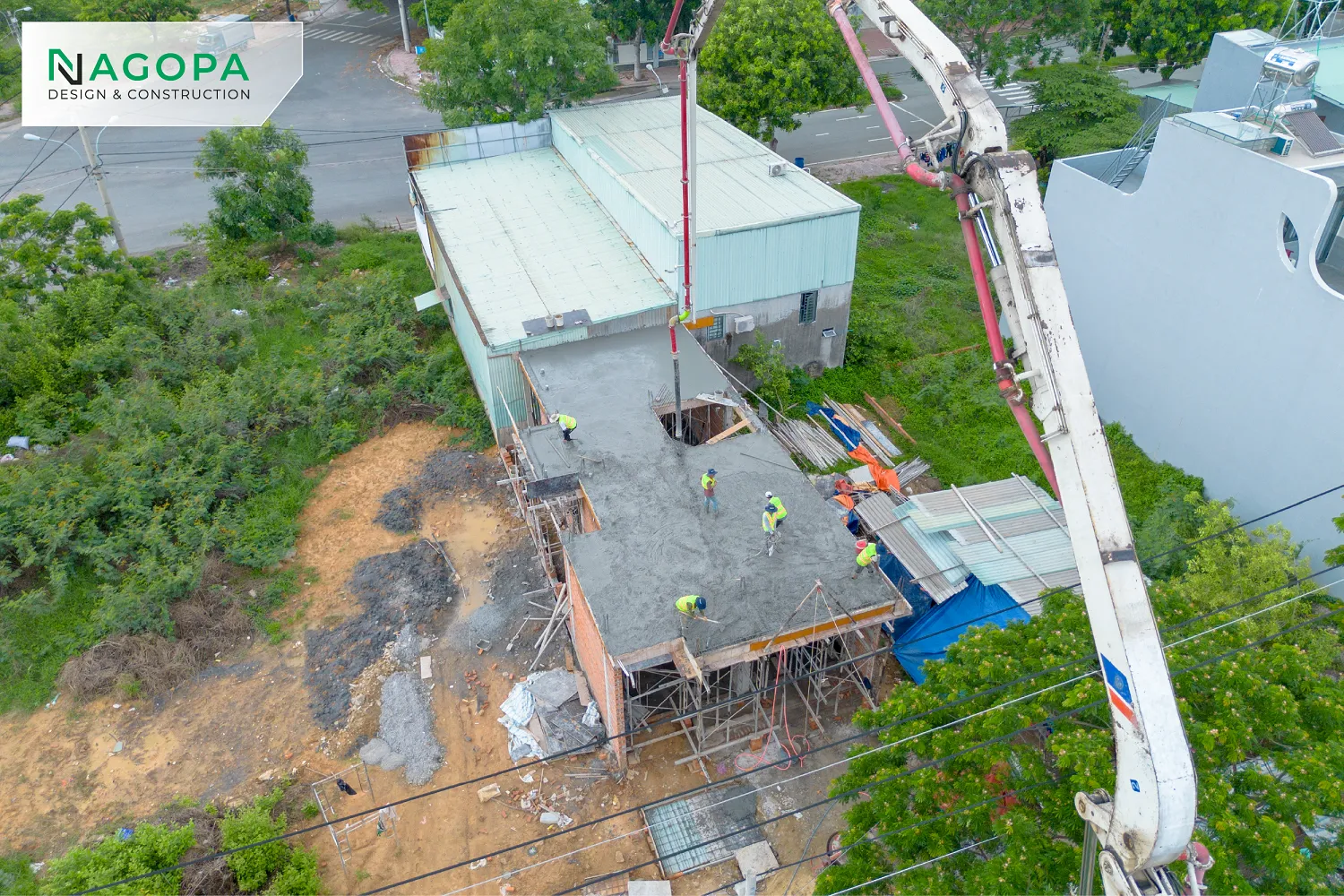 thi công đổ bê tông dầm sàn lầu 1 công trình KL house phường đông hòa 3