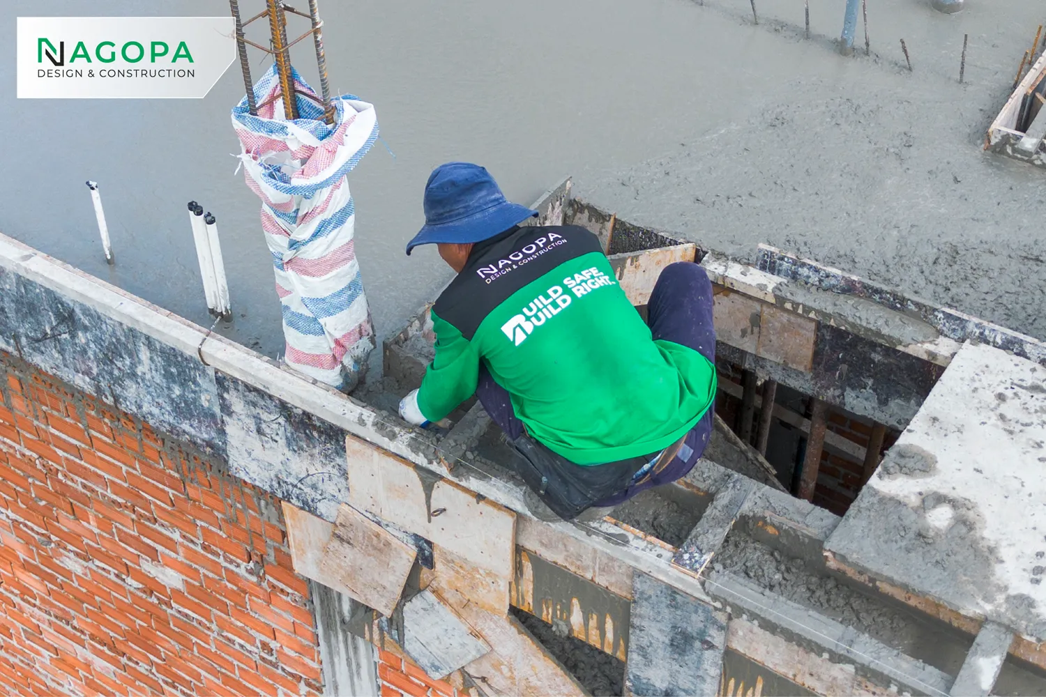 thi công đổ bê tông dầm sàn lầu 1 HH's House tại Phường Chánh Hiệp 1